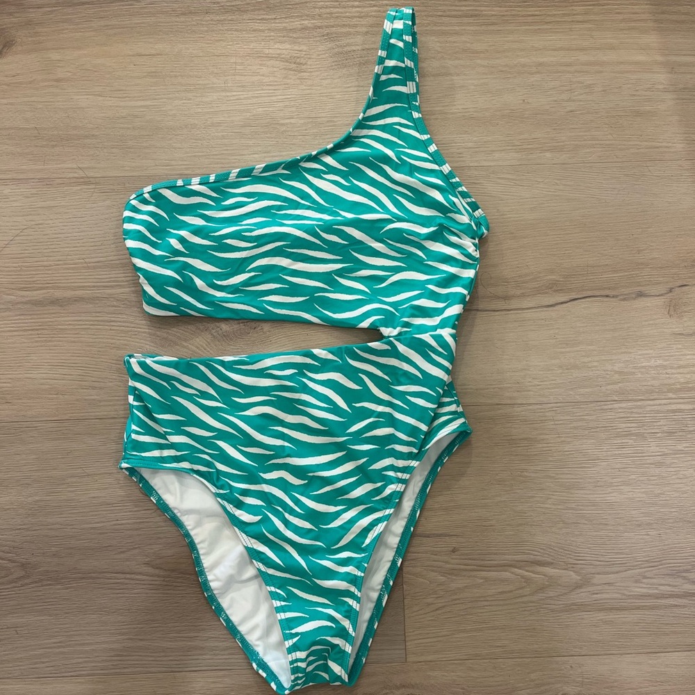 XiRENA Green and White Bikini Swimwear
